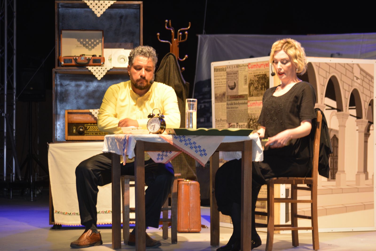 ARZU YANARDAĞ, İLK KEZ SAHNEDE