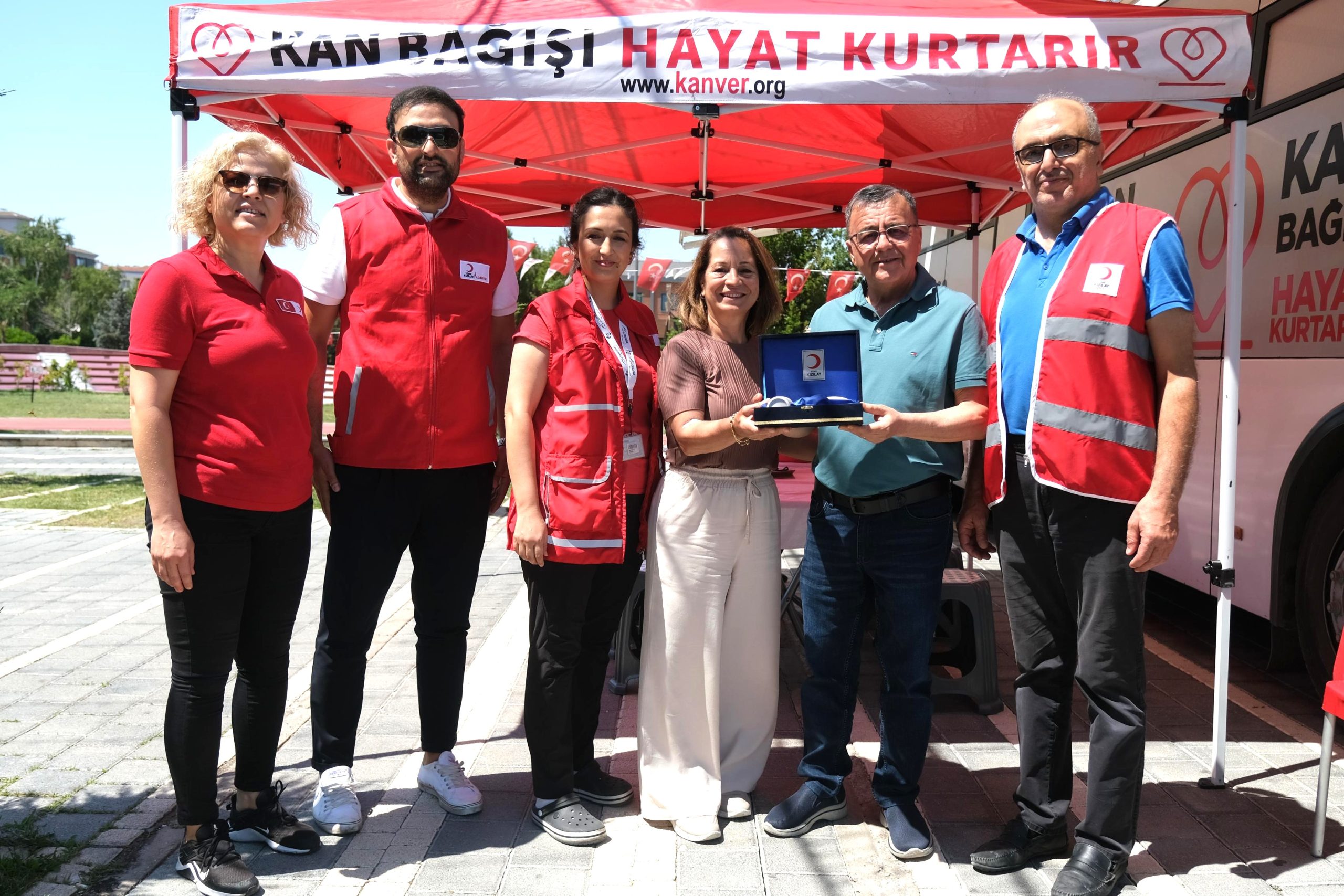 ALTIEYLÜL’DEN ÖRNEK DAYANIŞMA