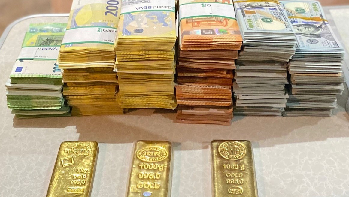 BELEDİYE DEPOSUNDA SERVET ÇIKTI