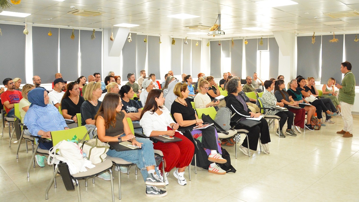 NİTELİKLİ BAHÇIVANLAR YETİŞİYOR