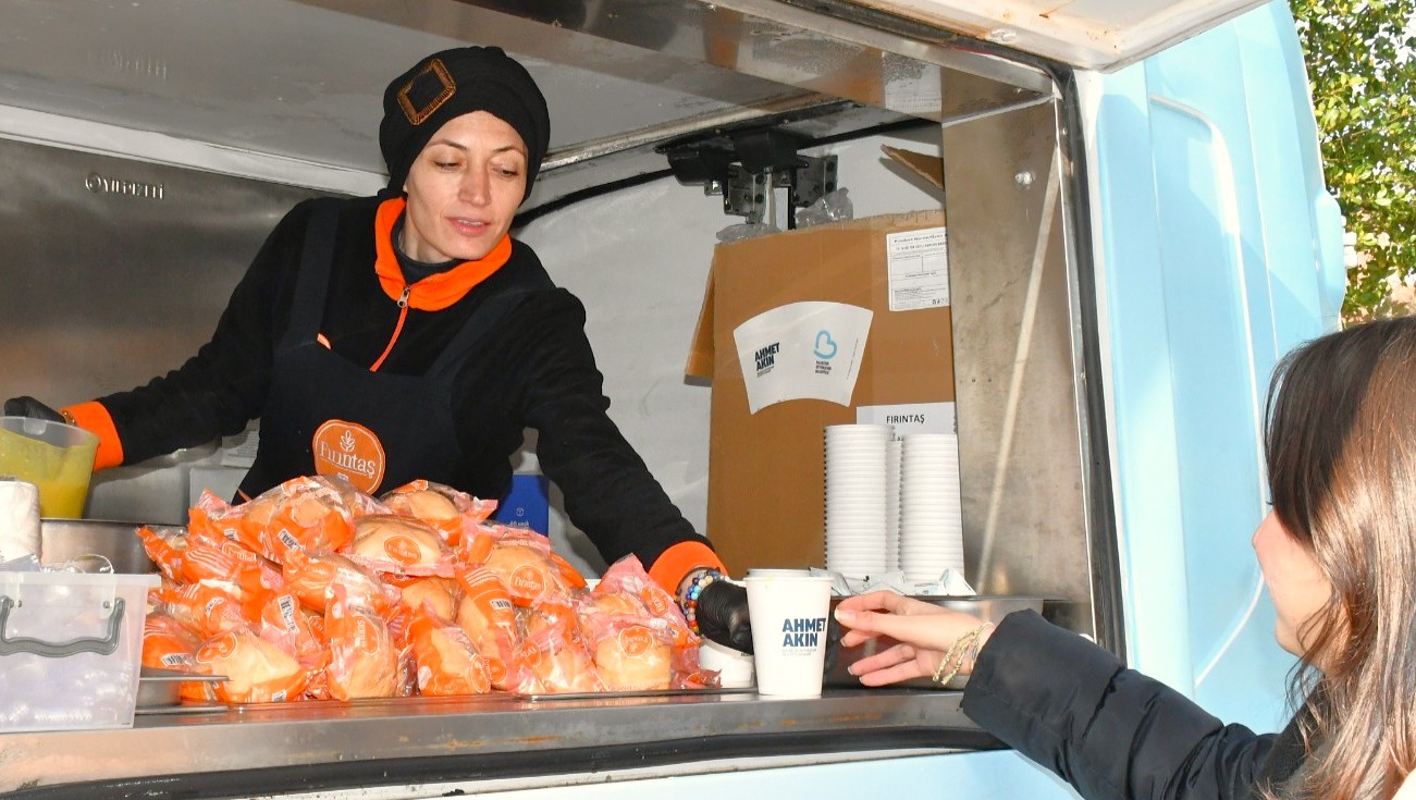 ÖĞRENCİLERE GÜNAYDIN ÇORBASI