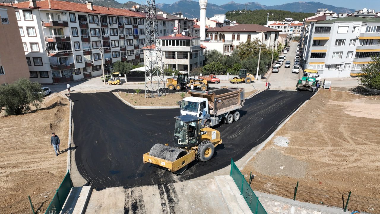 Edremit’te yeni köprünün çevre düzenlemesi tamamlanıyor