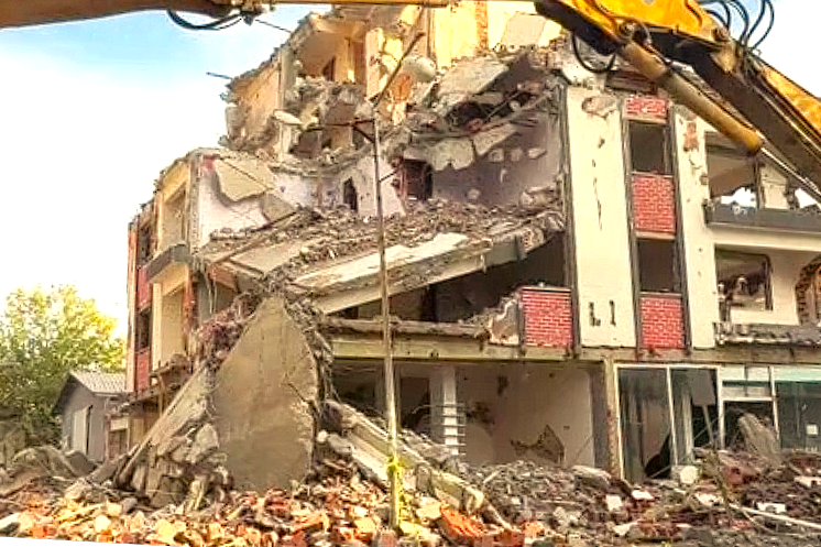 SINDIRGI’DA GÖÇ TEHLİKESİ!