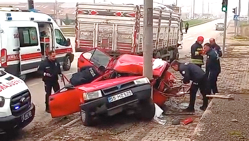 KORKUNÇ KAZA: 4 YARALI!