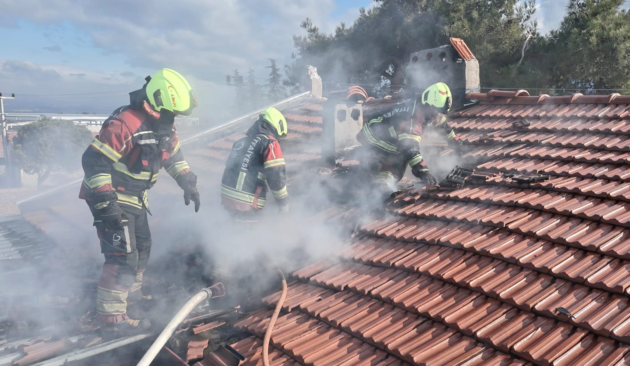 İTFAİYE EKİPLERİ FACİAYI ÖNLEDİ