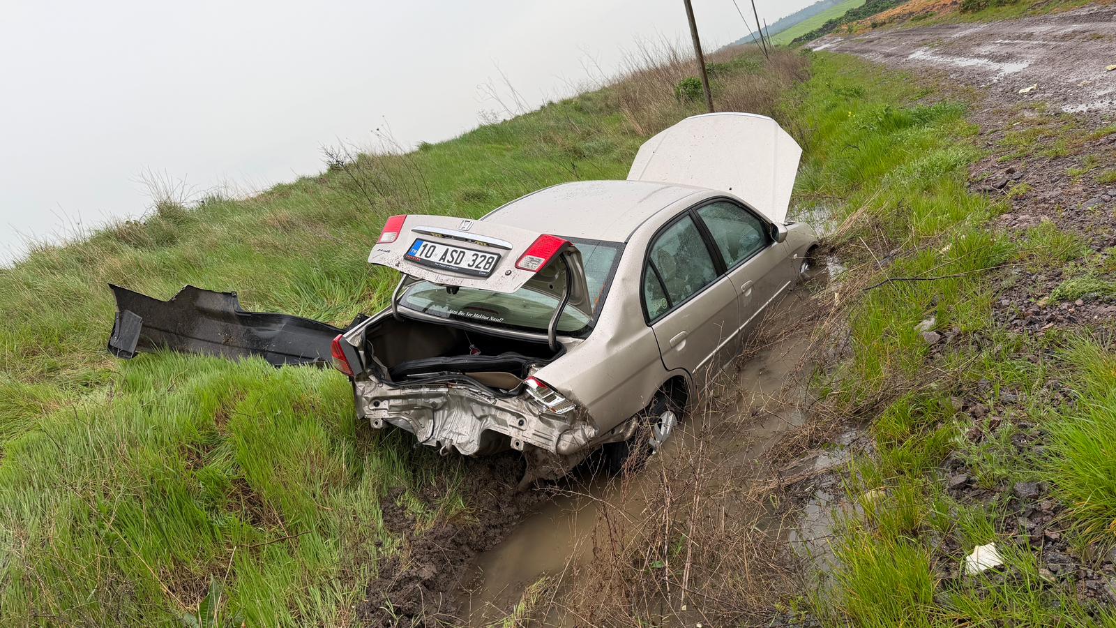 FACİADAN DÖNÜLDÜ: 3 YARALI!